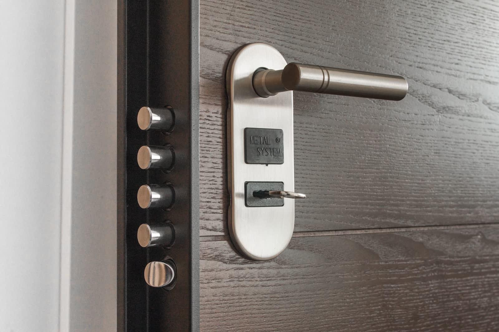 Multipoint door lock mechanism